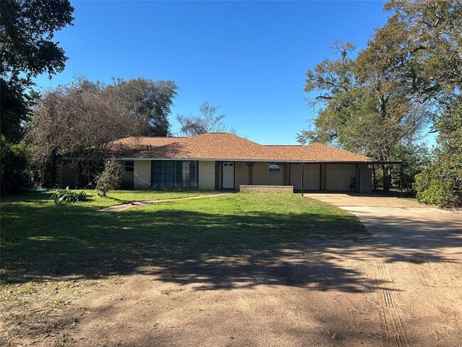 property at 613 TX-75