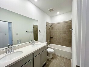 1226 Mattinson Rae Ct in Tomball, TX - Building Photo - Building Photo