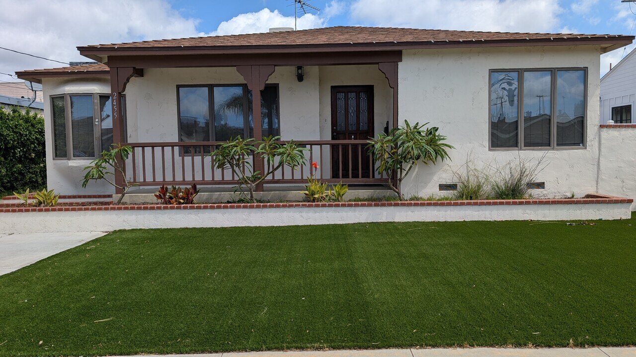 2455 W 233rd St in Torrance, CA - Foto de edificio