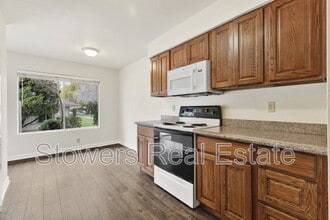 4260 Clayton Rd in Concord, CA - Building Photo - Building Photo