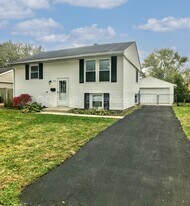 206 E Center St in Glenwood, IL - Building Photo