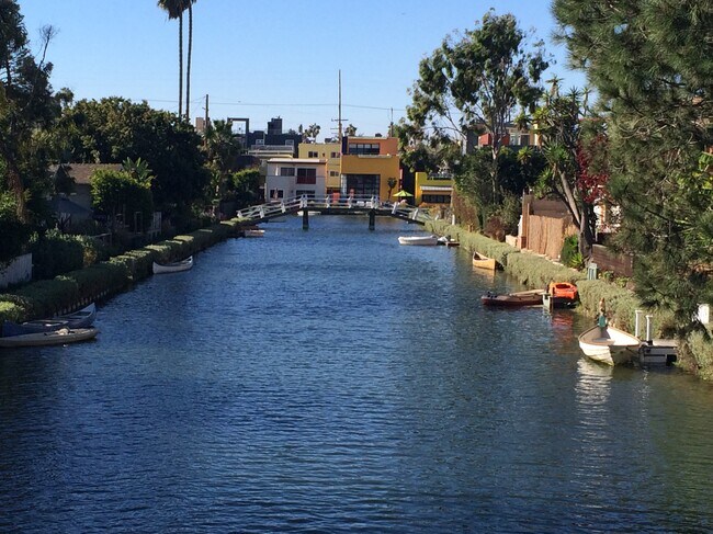 39 20th Ave in Venice, CA - Building Photo - Building Photo