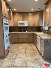 14101 Dickens St in Los Angeles, CA - Building Photo - Building Photo