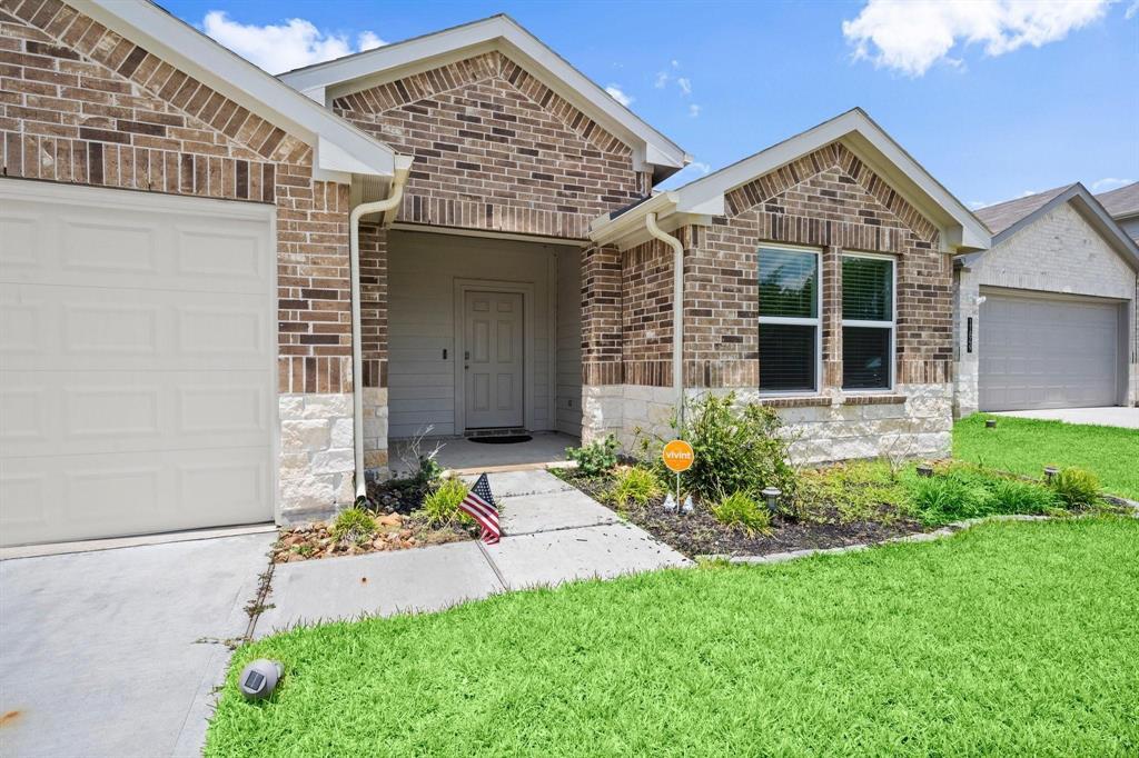 11845 Summertime Dr in Willis, TX - Building Photo