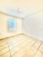 3209 Peyton Lila Rd in Dallas, TX - Building Photo - Building Photo