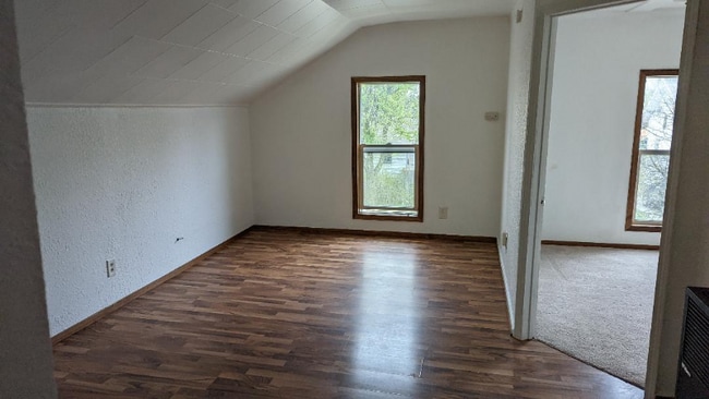 921 Mason, Unit 2 in Saginaw, MI - Foto de edificio - Building Photo