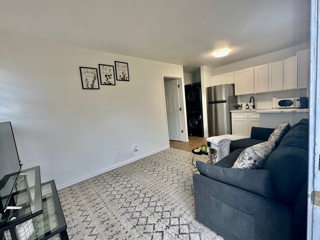 115 Mist Flower Dr, Unit Guest house