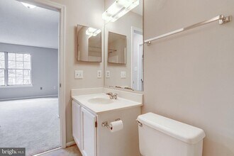 7758 New Providence Dr in Falls Church, VA - Building Photo - Building Photo