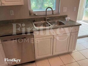 2212 NW 4th Terrace in Cape Coral, FL - Building Photo - Building Photo