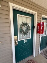 680 Fall Creek Dr in Branson, MO - Building Photo