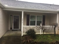 2215 Hickory Manor Way in Knoxville, TN - Building Photo - Building Photo