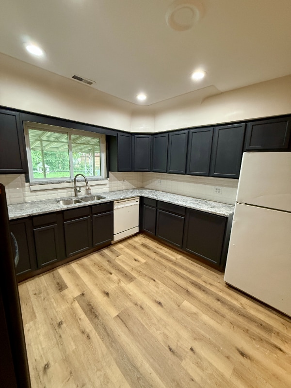 property at 3040 Alvina Ave