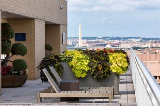 Concord Crystal City in Arlington, VA - Foto de edificio - Building Photo