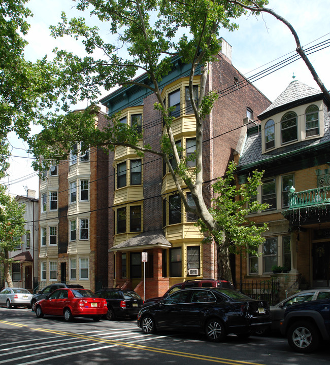 339 Walnut St in Newark, NJ - Foto de edificio - Building Photo