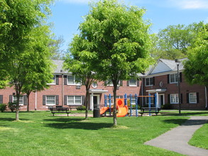 Dillon Place in Hartford, CT - Foto de edificio - Building Photo