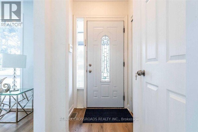 6 Larkhall Ave in Toronto, ON - Building Photo - Building Photo