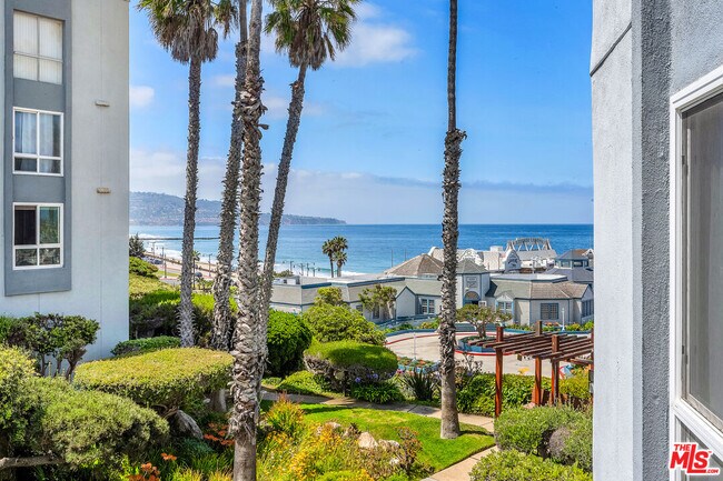 620 The Village in Redondo Beach, CA - Building Photo - Building Photo