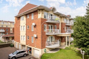 7028 Marie-Rollet Rue in Montréal, QC - Building Photo