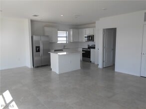 623 Lakeside Oasis Ave in Lehigh Acres, FL - Building Photo - Building Photo