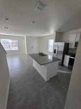 384 Preston Cv Dr in St. Cloud, FL - Building Photo - Building Photo