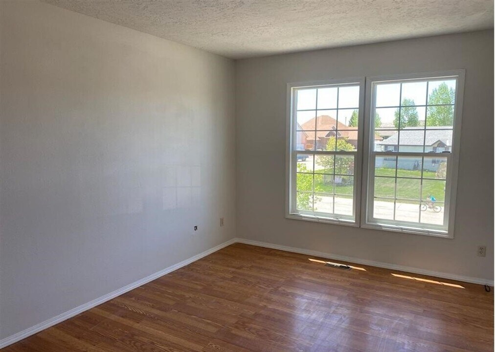 2715 Inverness Blvd in Rawlins, WY - Building Photo