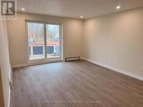 1500 Mclarenwood Terrace in London, ON - Building Photo - Building Photo