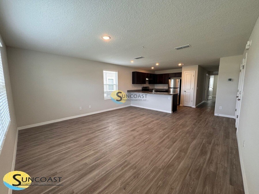 617 Century 21 Dr in Jacksonville, FL - Building Photo