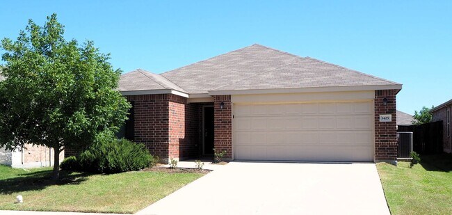 1429 Vernon Dr in Aubrey, TX - Building Photo - Building Photo