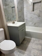 6743 Crestmont St in Houston, TX - Building Photo - Building Photo