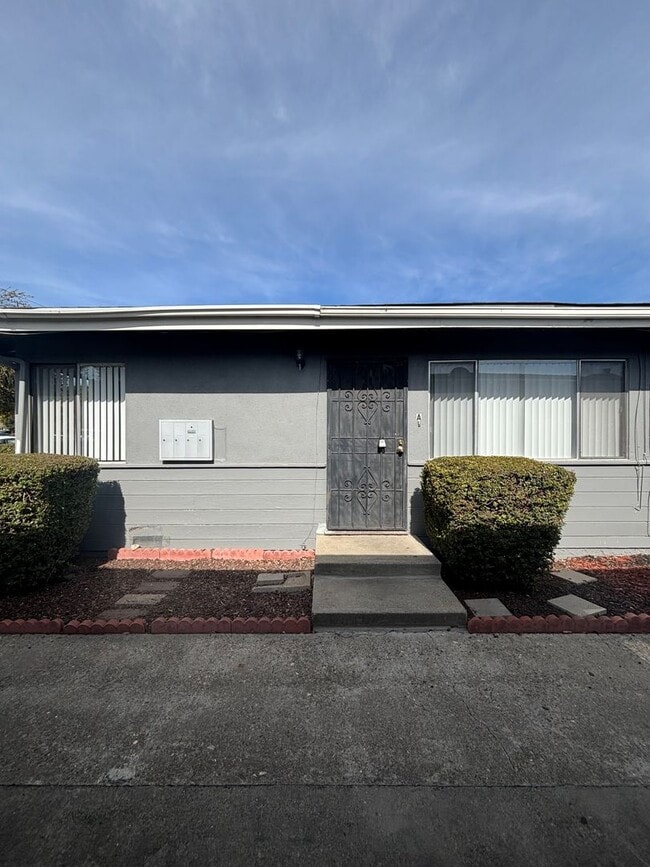 130 S C St in Lompoc, CA - Building Photo - Building Photo