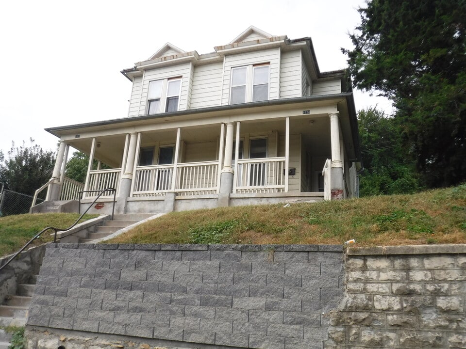 1324 N 2nd St in St. Joseph, MO - Building Photo