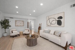 6119 Goodland Ave in Los Angeles, CA - Building Photo