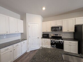 3340 Blf Hl Ln in Charlotte, NC - Building Photo - Building Photo