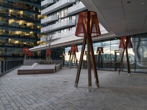 88 Harbour St, Unit 2009 in Toronto, ON - Building Photo - Building Photo
