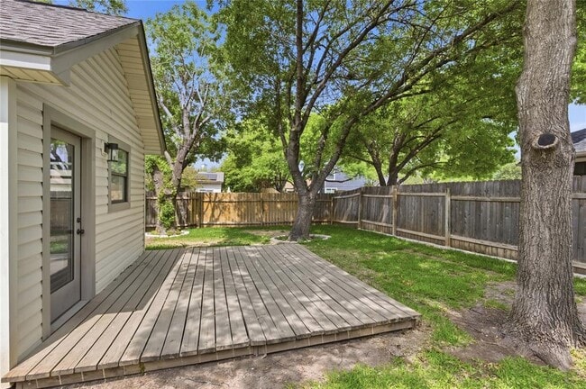 2326 Dowd Ln in Austin, TX - Building Photo - Building Photo