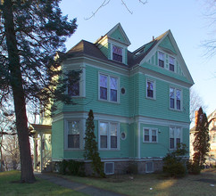 660 Rock St in Fall River, MA - Building Photo - Building Photo