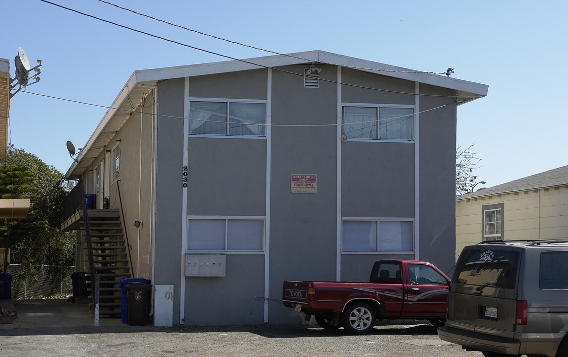 2030 22nd St in San Pablo, CA - Building Photo