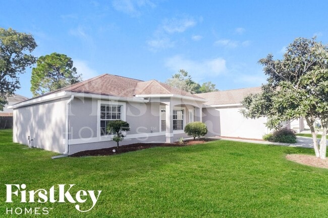 11040 Red Coach St in Spring Hill, FL - Building Photo - Building Photo