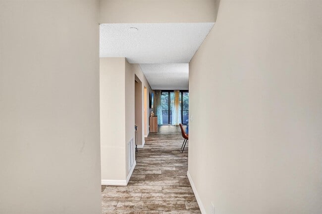 2070 Homewood Blvd, Unit crosswind in Delray Beach, FL - Foto de edificio - Building Photo
