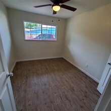 4205 Metropolitan Ave in Dallas, TX - Building Photo - Building Photo
