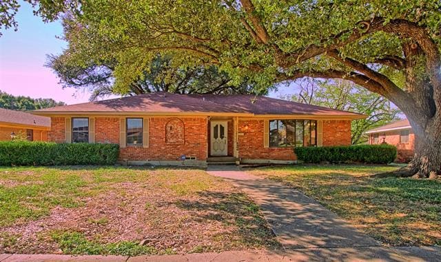 property at 6906 Kiva Ln
