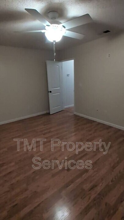 7457 Windbridge Dr in Sacramento, CA - Building Photo