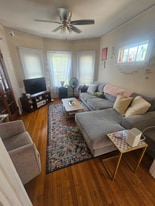 34 Sunset Rd, Unit 2 in Somerville, MA - Building Photo