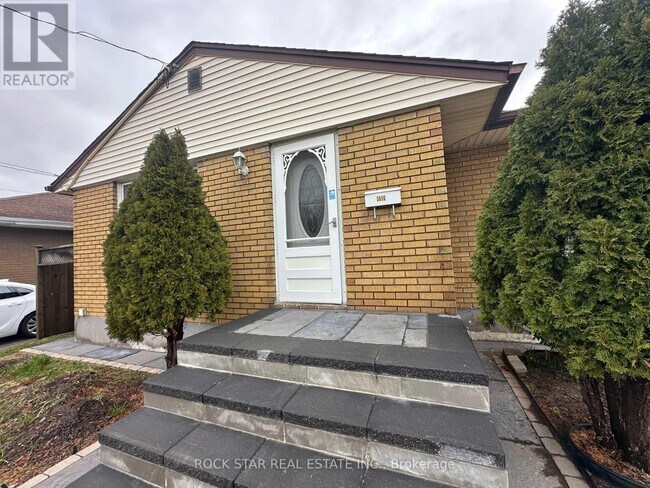 3616 Dorchester Rd in Niagara Falls, ON - Building Photo - Building Photo