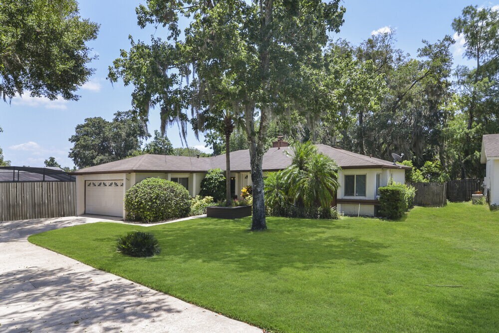 522 Westport Dr in Longwood, FL - Building Photo