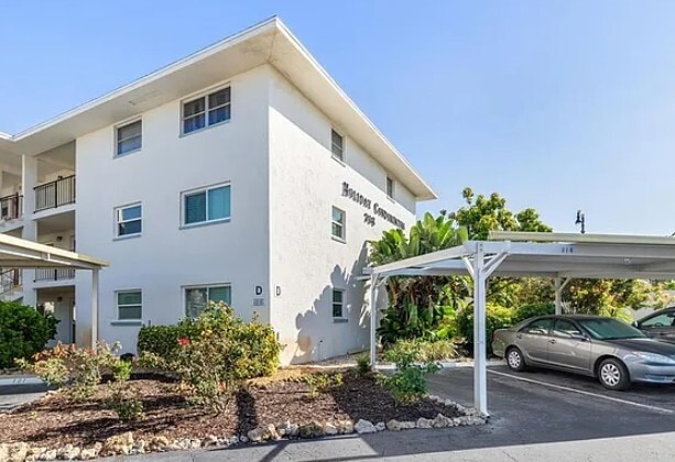 property at 708 S Tamiami Trl