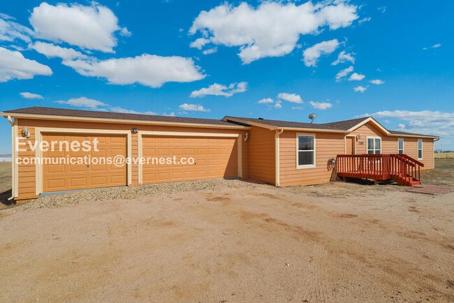 1385 Antelope Dr in Calhan, CO - Building Photo - Building Photo