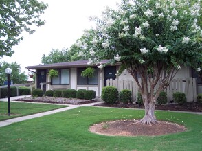 Ravenwood Apartments in Mauldin, SC - Building Photo - Building Photo