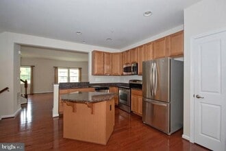 405 Signal Ct in Bel Air, MD - Foto de edificio - Building Photo