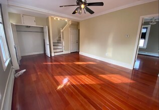 67 Flint St, Unit 2 in Somerville, MA - Building Photo - Building Photo